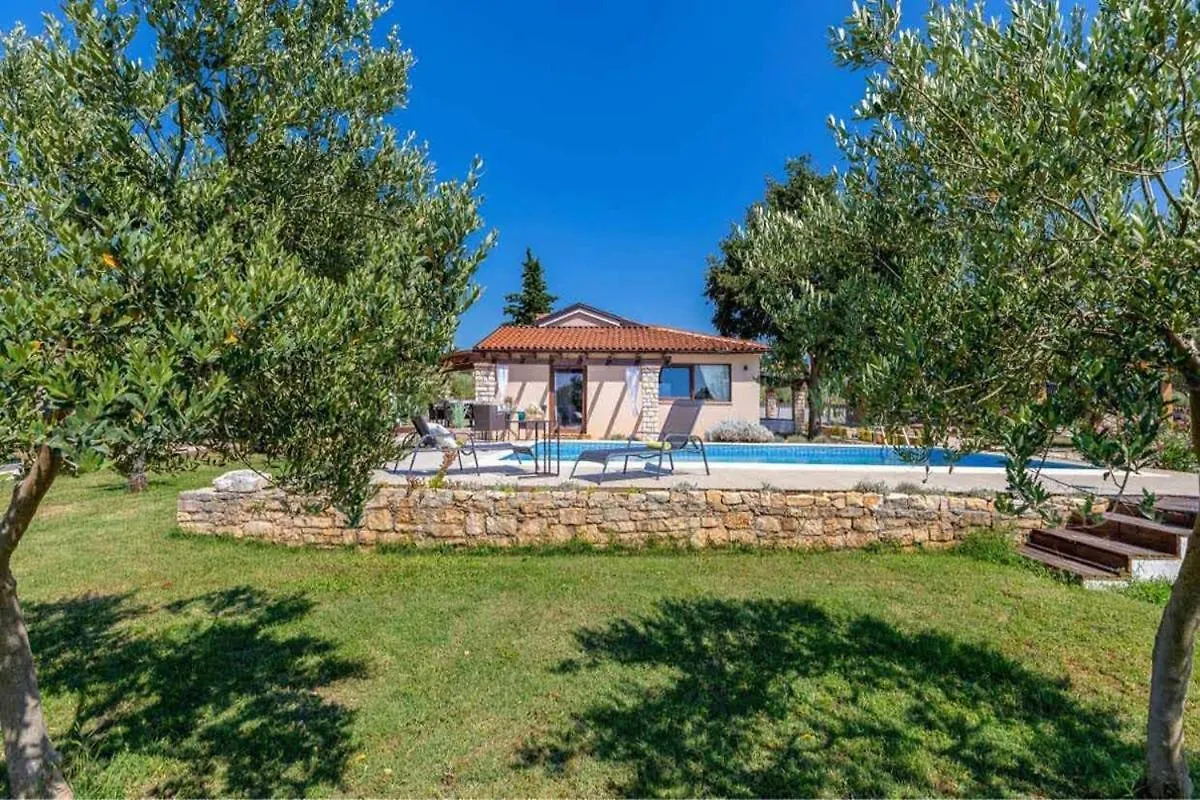 Villa Fauna Near The Town Of Rovinj 0*,