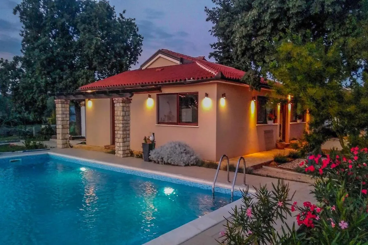 Villa Fauna Near The Town Of Rovinj