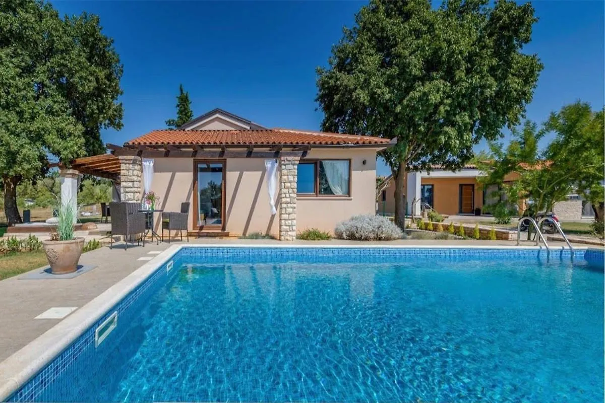 Villa Fauna Near The Town Of Rovinj