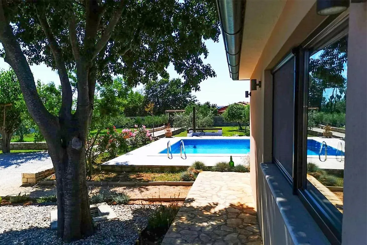 Villa Fauna Near The Town Of Rovinj Croatia