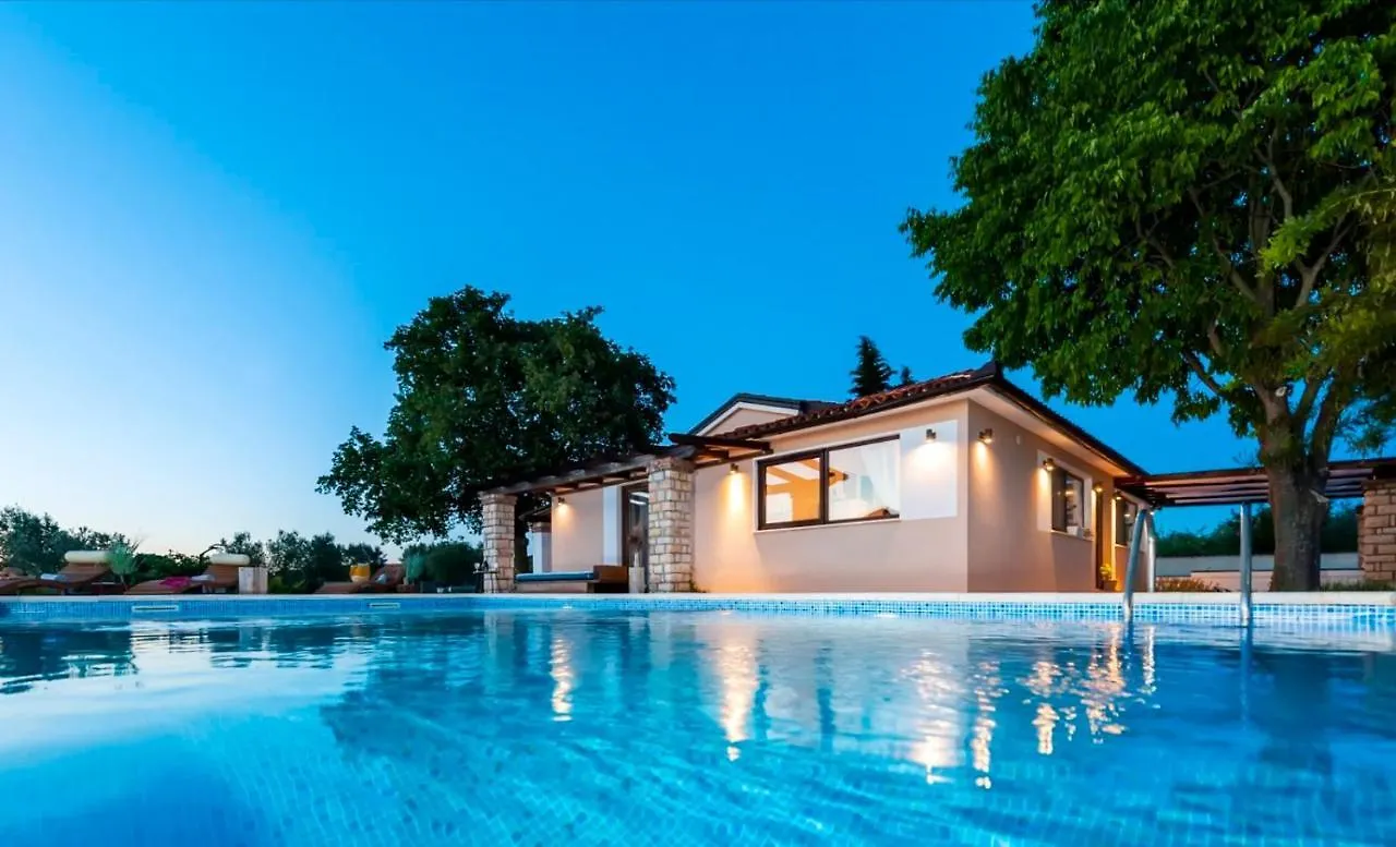 Villa Fauna Near The Town Of Rovinj location