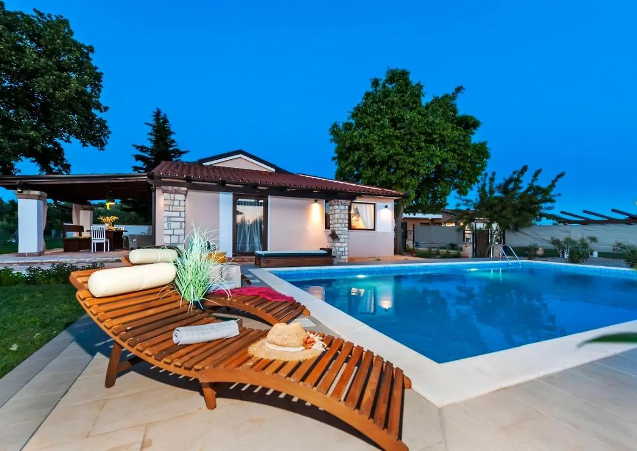 Villa Fauna Near The Town Of Rovinj